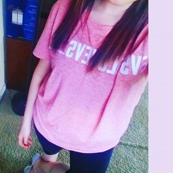 💞UFT VS PINK t shirt