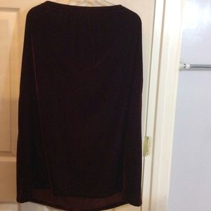 Burgundy Velvet Skirt 2x!🎉🎊❤️