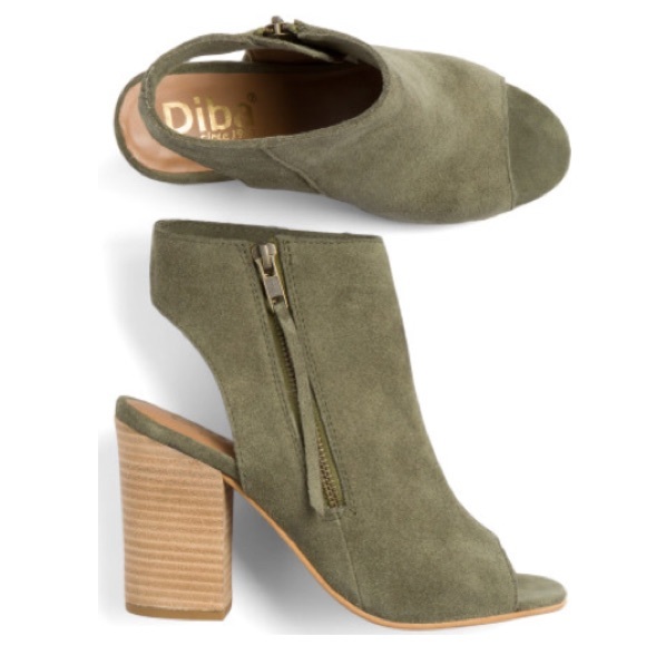 Shoes - Zoe's side zip peep toe heels