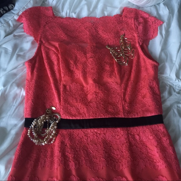 SOLD‼️ Hailey Logan Dress - Picture 2 of 3