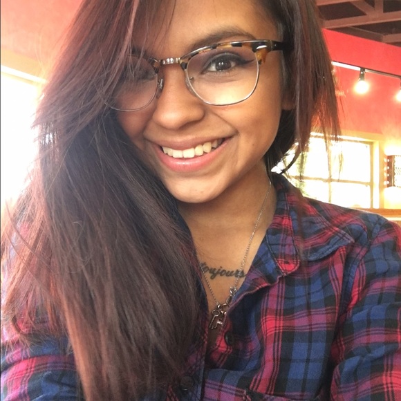 Meet your Posher, Bianca - Picture 1 of 1