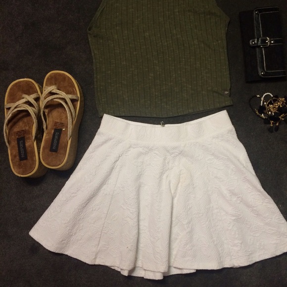 🌻SALE🌻 White Textured Skirt