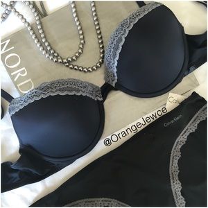 Calvin Klein Push-Up 34C bra with Lace