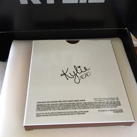 Kyshadow Kylie Jenner eyeshadow - Picture 2 of 4