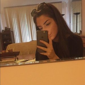 Meet your Posher, Lara