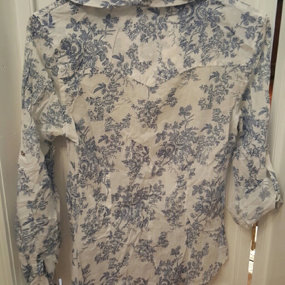 Guess Button Down Top - image 3