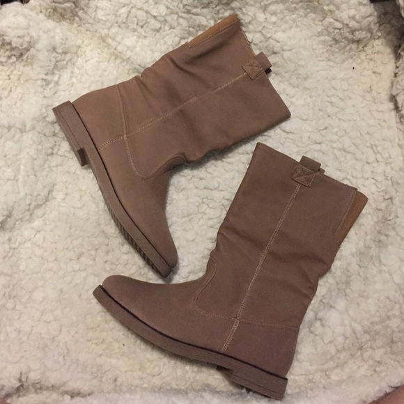 Light brown suede mid-calf boots