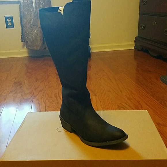 Black Knee High Boots - Picture 4 of 4