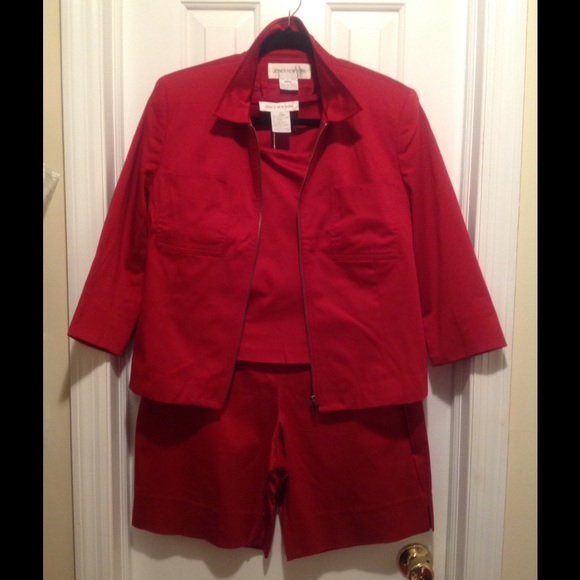 3 pc Jones NY short set, LAST MARKDOWN B4 DONATING