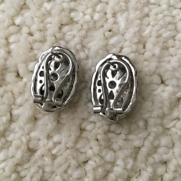 Jewelry - Picture 2 of 3