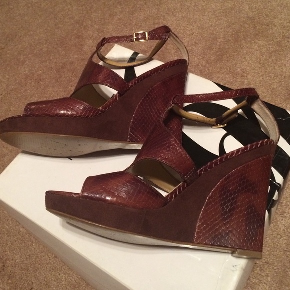 Nine West gladiator brown wedge - Picture 4 of 4