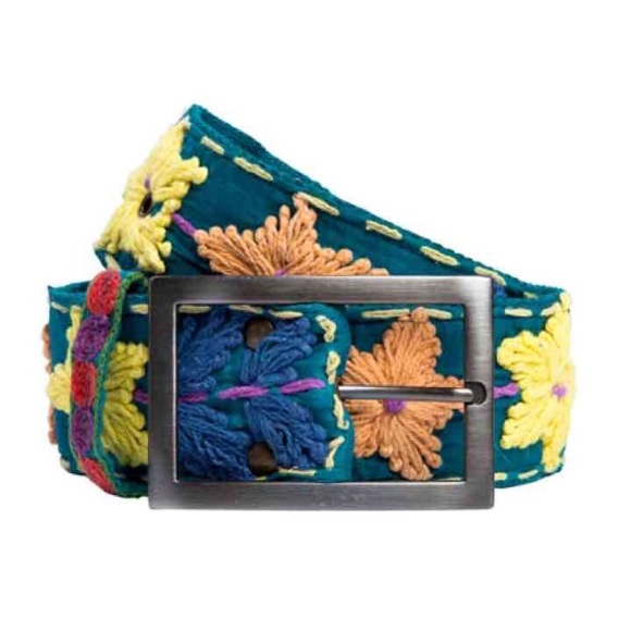 New with tags! C+C belt