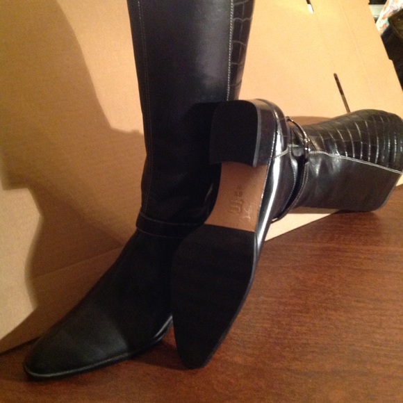 NEW black leather boots - Picture 2 of 2