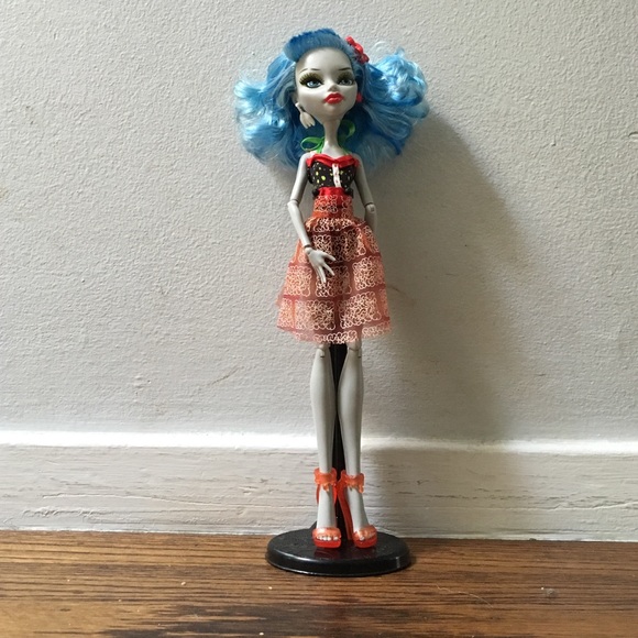 Monster High Ghoulia Yelps beach addition