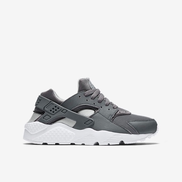 SOLD- Nike, Gray Huaraches
