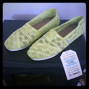 Toms lacy green wimens shoe