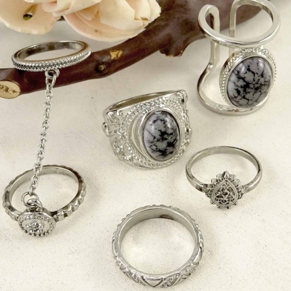 🚨 LOWEST PRICE 🚨 Multi Stone Ring Set - Picture 2 of 2