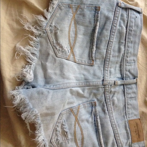 Ambercombie shorts - Picture 2 of 2