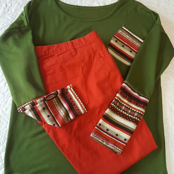 Elle Outfit / 2 pc (Top & Bottom) Markdown  $27 - Picture 1 of 4
