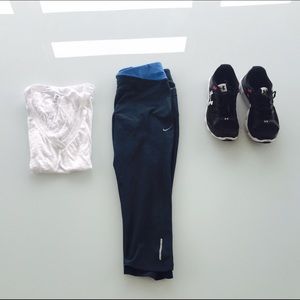Nike dry fit navy capri leggings