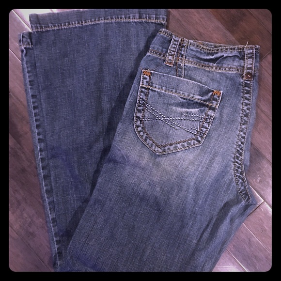 Aeropostale Avery Flare jeans