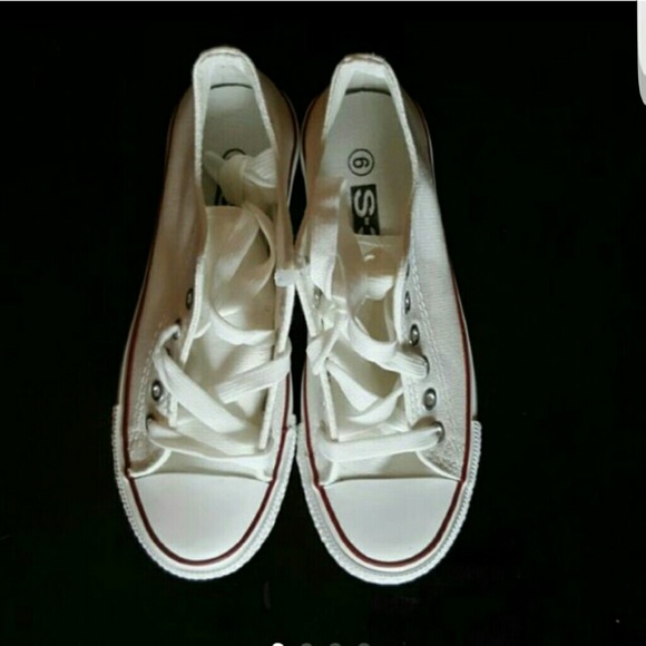 Women's Tennis Shoes ~NWOT~Sz-6