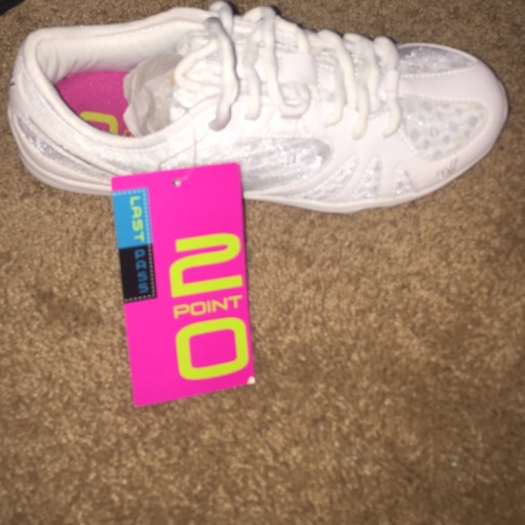 NEW varsity 2.0 cheer shoes