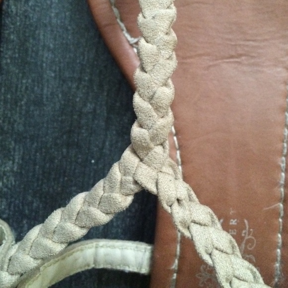 Beige braided sandals!! - Picture 2 of 4