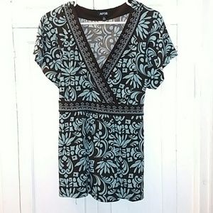 W's Print V-Neck Top