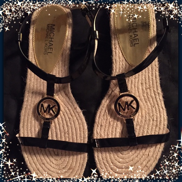 Michael Kors Shoes - 👣Michael Kors Sandals NWOT👣