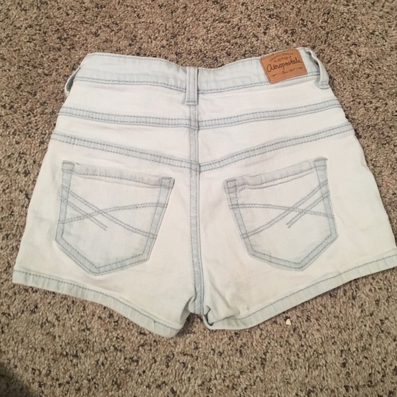 Shorts - Picture 3 of 4