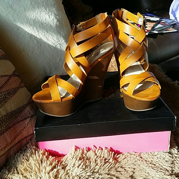 Charlotte Russe Wedge