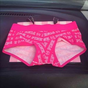 NWT!PINK Boyshorts size Medium