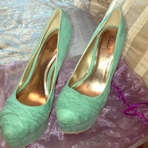 Mint heels