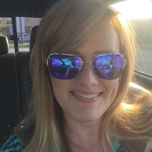 Meet your Posher, Whitney