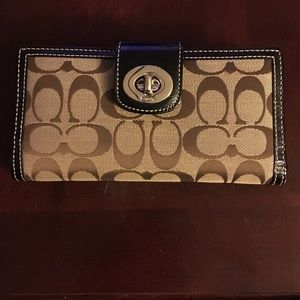 Authentic coach wallet!!!