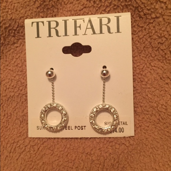 Trifari Jewelry - Sold ✅ Beautiful earnings