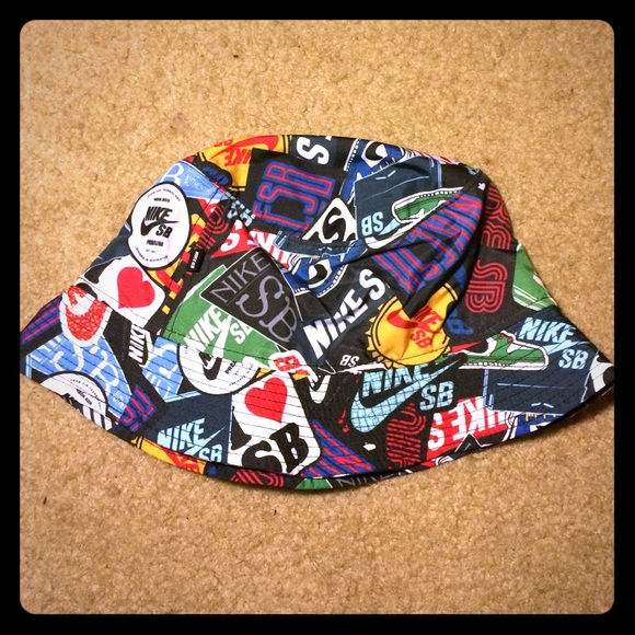 Nike bucket hat
