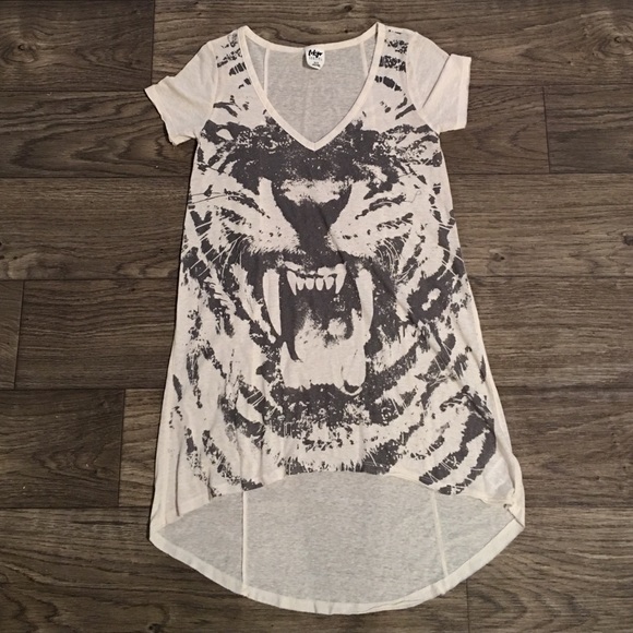 Aeropostale long graphic tee