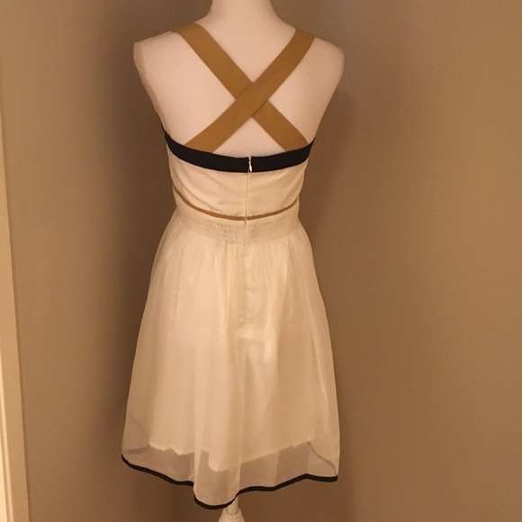 🍃New small crossover straps flared dress by Ryu🍃 - Picture 3 of 4