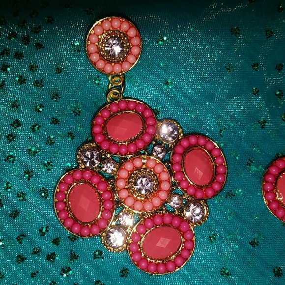 NWT HANDCRAFTED EARRINGS - Picture 2 of 2