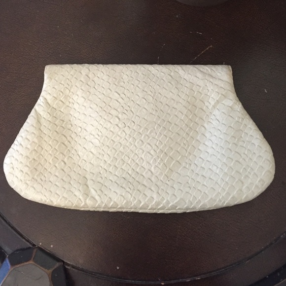 🚨SALE 🚨 Lauren Merkin Cream Embossed Clutch - Picture 2 of 4