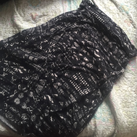 🌸Black tribal maxi skirt🌸 - Picture 1 of 2