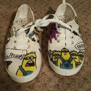 Girls size 2 minion hand-designed sneakers