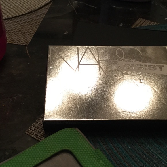 Nars Issist