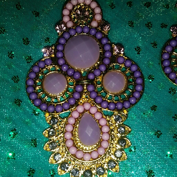 NWT HANDCRAFTED EARRINGS - Picture 2 of 2