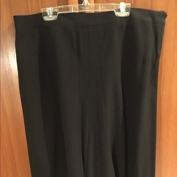 Beautiful EUC black skirt