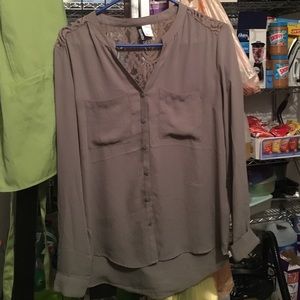 Green log sleeve button shirt