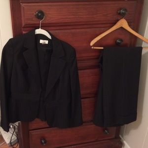 Black Ann Taylor Loft pant suit size 4