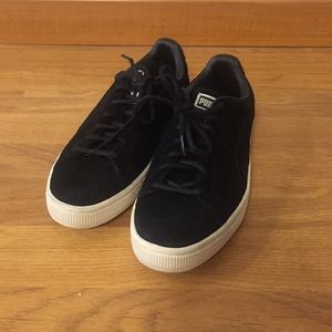 Puma Sneakers Size US 9/EUR 40 LIKE NEW